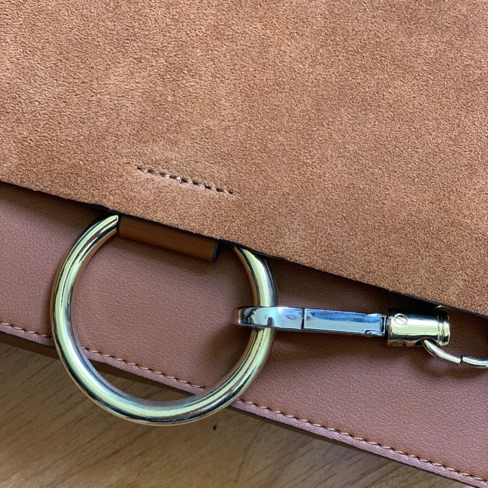 Circle Ring Brown Crossbody Bag - Picture 2 of 8